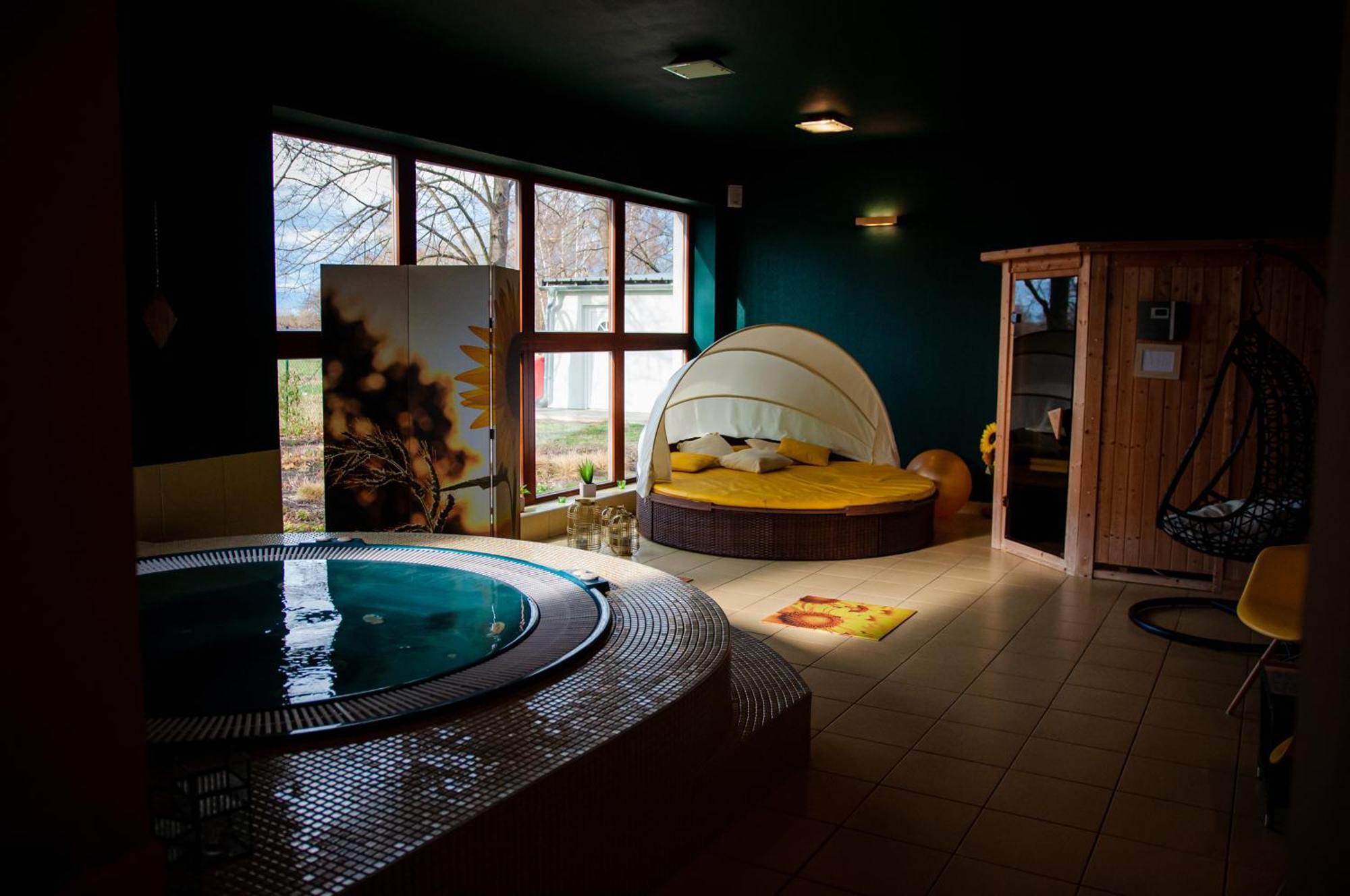 Design Hotel Romantick Trebon Exterior photo